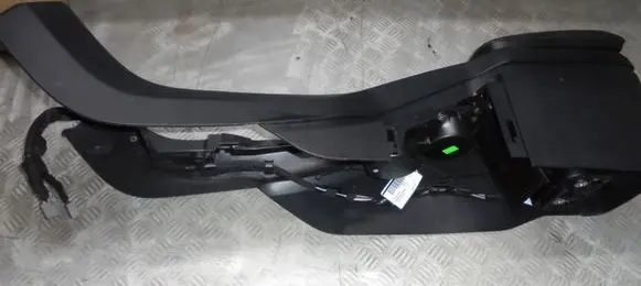 Volvo V40 Center console