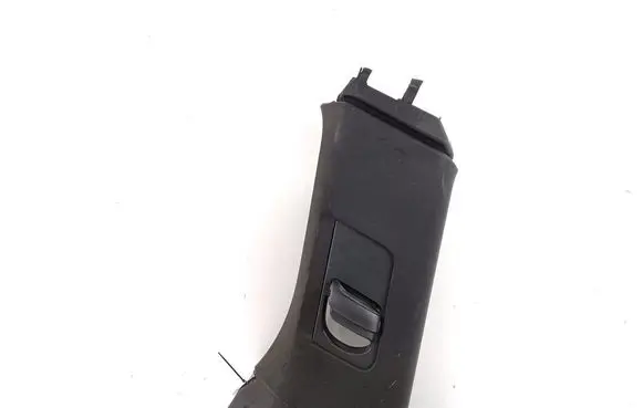 (D)pillar trim (top)