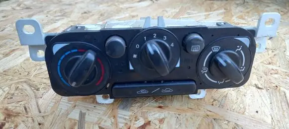 Mazda 323 Air conditioning/heating control unit 