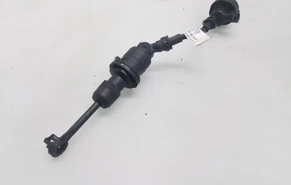 Nissan Note (E11) Clutch slave cylinder 