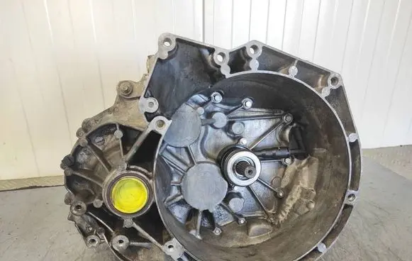 Ford Focus Manual 6 speed gearbox AV6R7002KF 021111033351