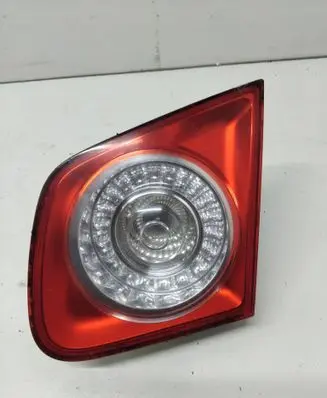 Tailgate rear/tail lights