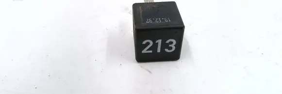 Volkswagen PASSAT B5 Other relay 443951253J