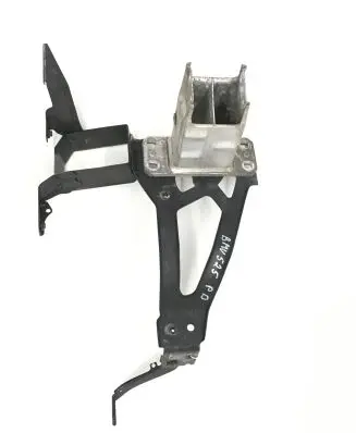 BMW 5 E60 E61 Headlight/headlamp mounting bracket 7060814 15873800