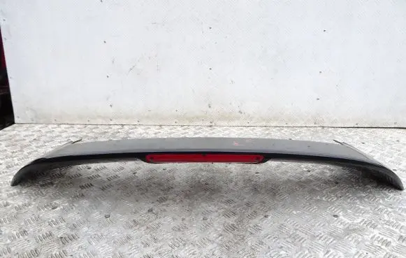 Tailgate/trunk spoiler