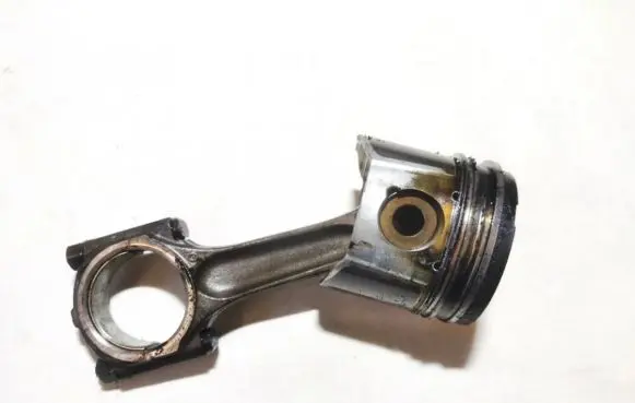 Peugeot 307 Piston with connecting rod