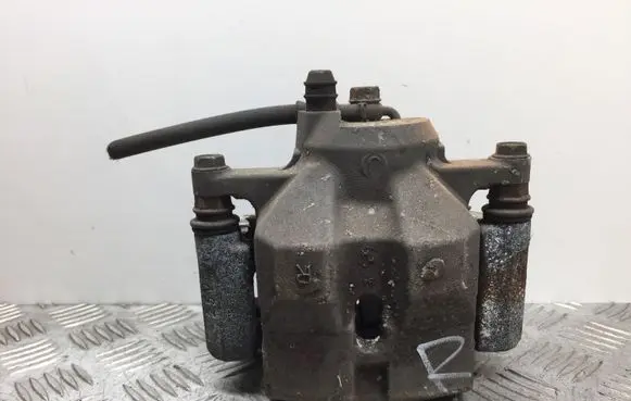 Toyota Prius+ (ZVW40) Front brake caliper