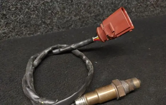 Volkswagen Touareg I Lambda probe sensor 079906262R