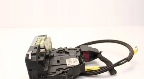 Opel Meriva B Rear door lock 