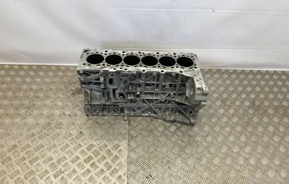 BMW 5 F10 F11 Engine block 7823011 N57D30B