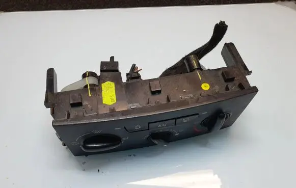 Peugeot 207 Climate control unit 69910004