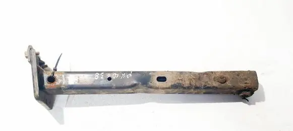 Front bumper mounting bracket