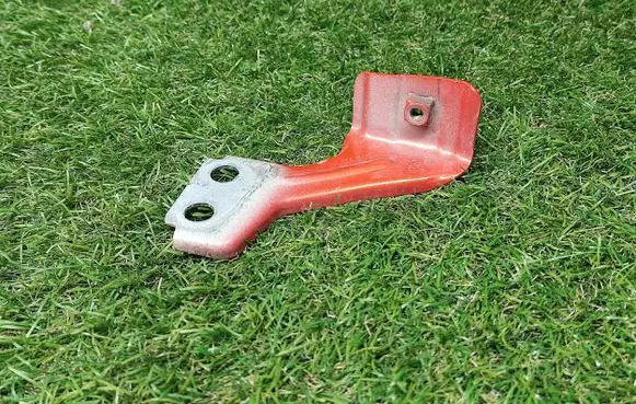 Fender mounting bracket