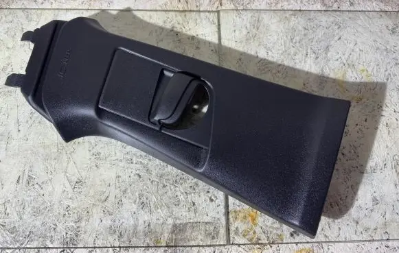 Volvo V40 (B) pillar trim (top) 31307225