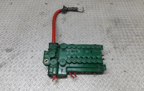 BMW 5 E39 Fuse module 61138367768