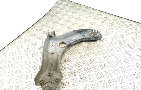 Skoda Fabia Mk2 (5J) Front lower control arm/wishbone