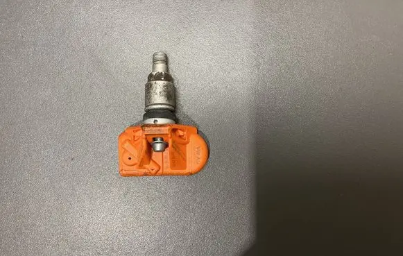 Porsche Cayenne (9Y0 9Y3) Tire pressure sensor 5Q0907275F