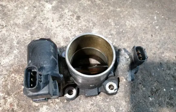 Toyota Avensis T250 Throttle valve