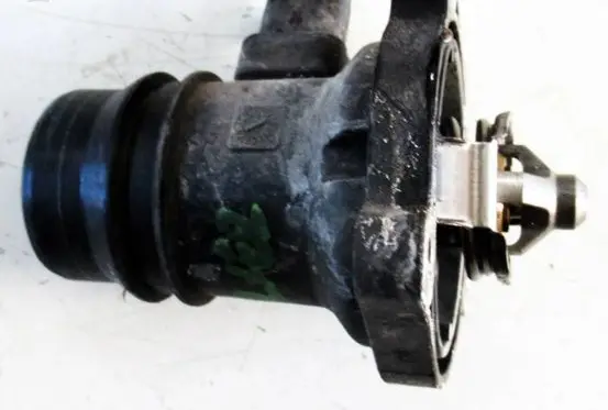 Opel Adam Thermostat housing 55579011 820015589 130129