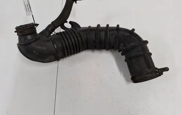 KIA Carens III Air intake hose/pipe 28140-A4200