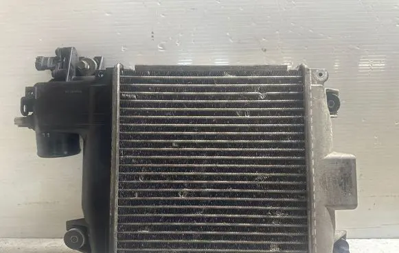 Toyota Hilux (AN10, AN20, AN30) Intercooler radiator