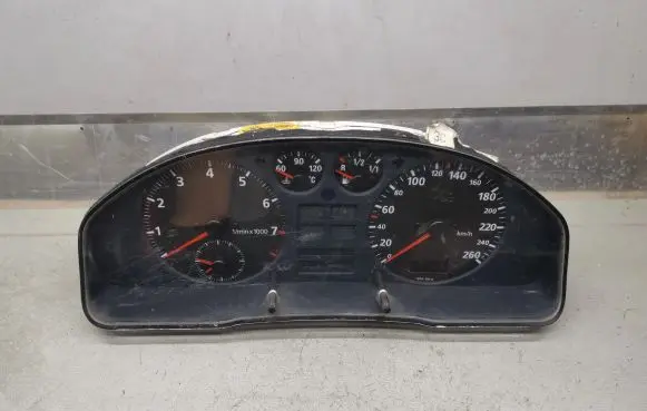 Audi A4 S4 B5 8D Speedometer (instrument cluster) AU0004001