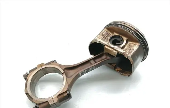 Subaru Impreza I Piston with connecting rod 
