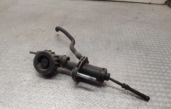 Opel Insignia A Clutch master cylinder