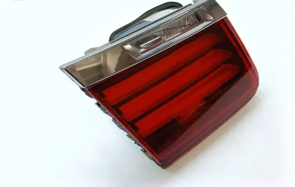 Tailgate rear/tail lights