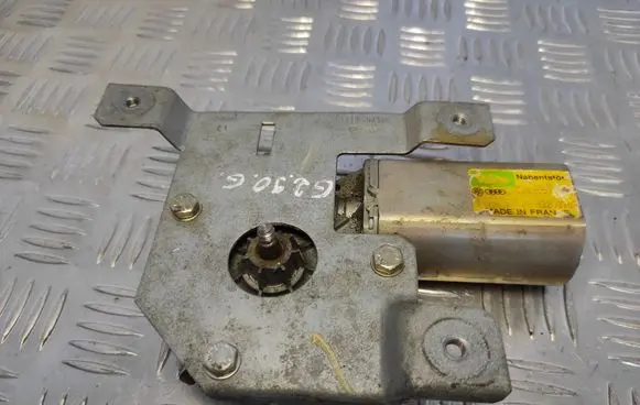 Volkswagen Golf II Rear window wiper motor 191955717A 191955717