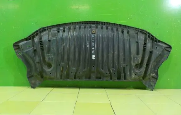 Mercedes-Benz E W212 Engine splash shield/under tray A2125200223