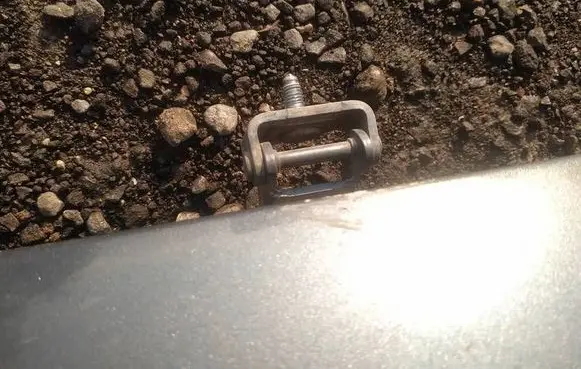 Peugeot 207 Tailgate/trunk/boot hinge