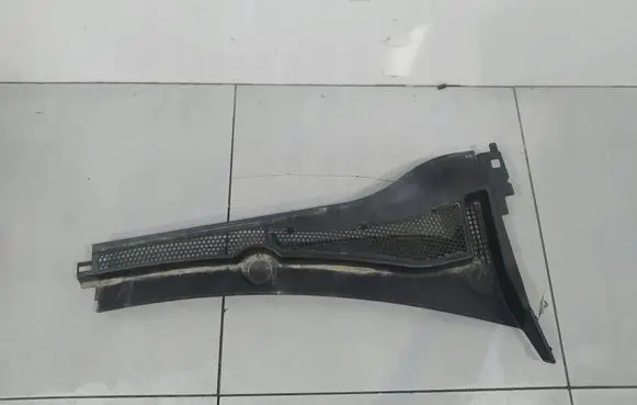 Citroen C3 Wiper trim 9811935377
