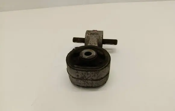 Engine mount bracket