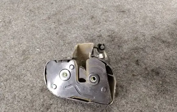 Volkswagen Caddy Sliding door lock 2K0843603 7H0843603