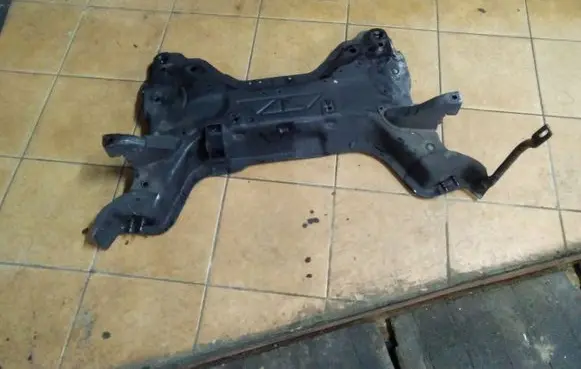 Peugeot 308 Front subframe
