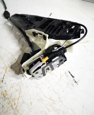 Ford Mustang VI Front door lock FR3B63219A65AR