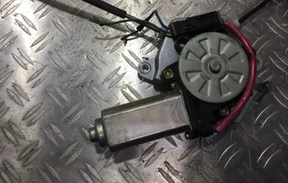 Nissan Almera Front door window regulator motor