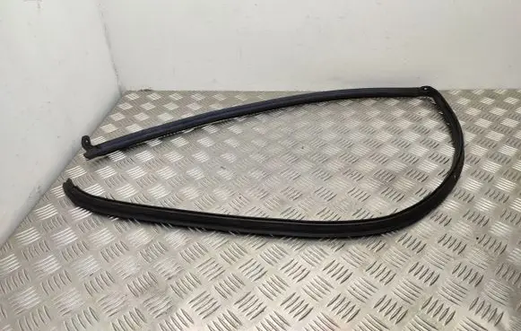 Toyota ProAce City Rubber seal sliding door (on door) 9817910480