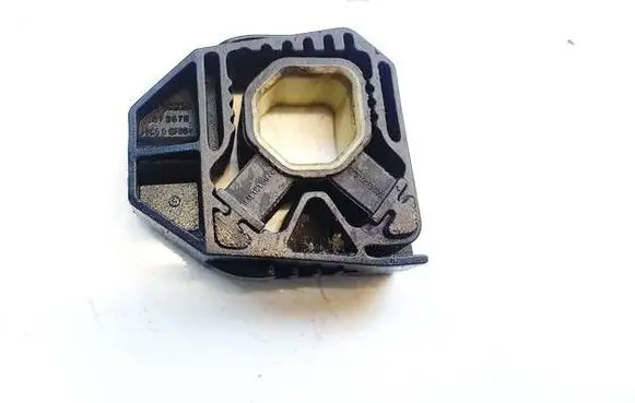 Volkswagen Jetta V Radiator mount bracket 1Z0121867A