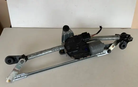 Audi A3 S3 8V Front wiper linkage and motor 8V1955023C 8V1955119C