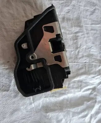 BMW 4 F32 F33 Front door lock 7229458