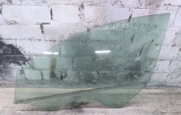 KIA Optima Front door window glass four-door