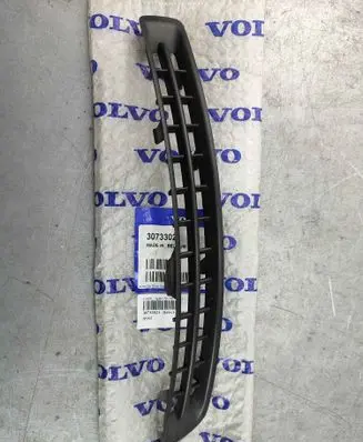 Volvo XC90 Front bumper lower grill 30733021
