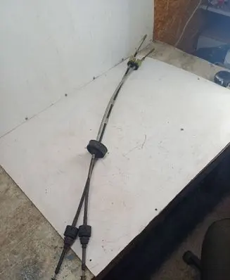 Opel Zafira B Gear shift cable linkage 55351948