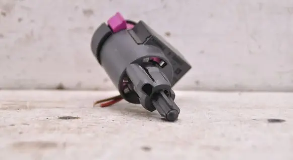 Audi Q5 SQ5 8R Brake pedal sensor switch 4F0945459B