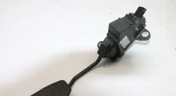 Toyota RAV 4 (XA40) Accelerator throttle pedal 781100W050