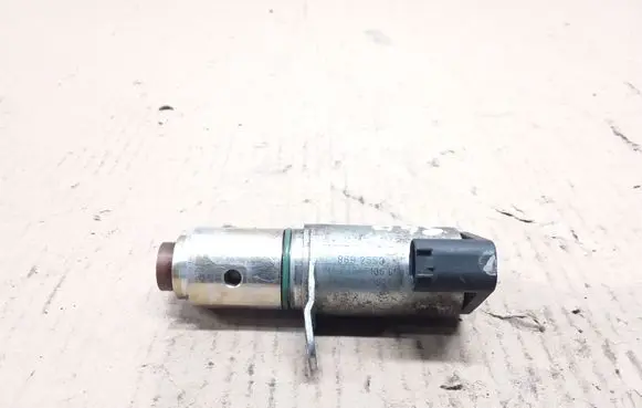Volvo V70 Camshaft vanos timing valve 8692553 347136DE 040202A