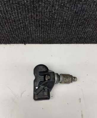 BMW 4 F32 F33 Tire pressure sensor 699887204