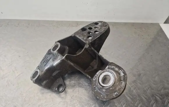 Volkswagen PASSAT B5 Engine mounting bracket 4B0199351B